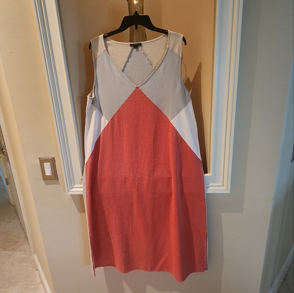 Colorblock Sleeveless Dress - Picture 1 of 5